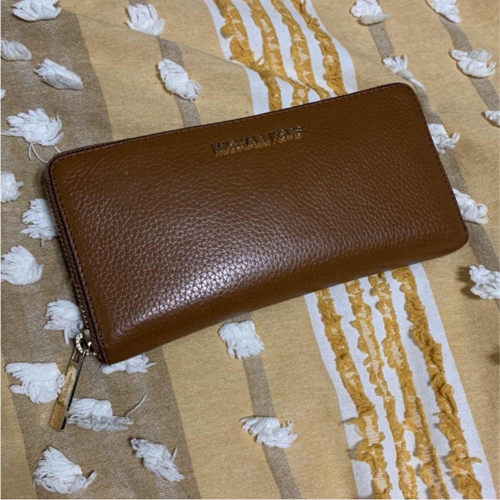 Micheal Kors Brown Wallet